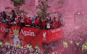 Hành động chính quyền và CLB Liverpool